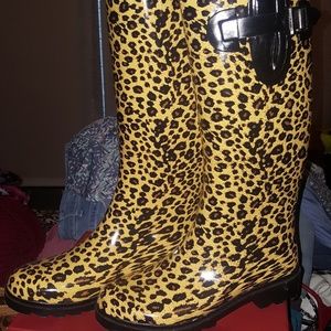 Leopard rain boots